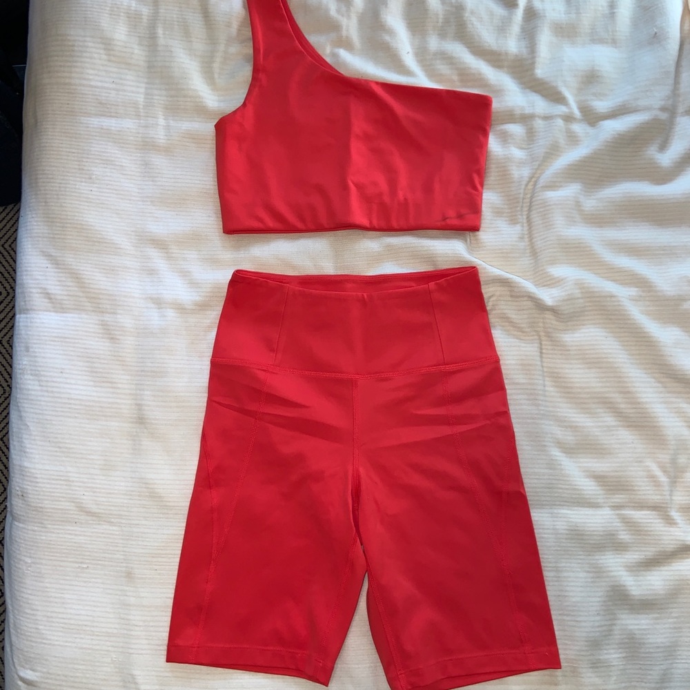 Girlfriend Collective Bianca bra & bike shorts set